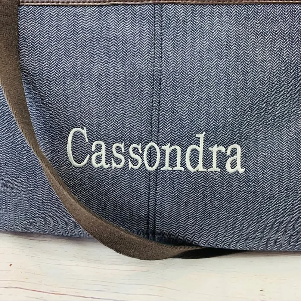 Thirty-One Suite Success Cassondra embroidered bag